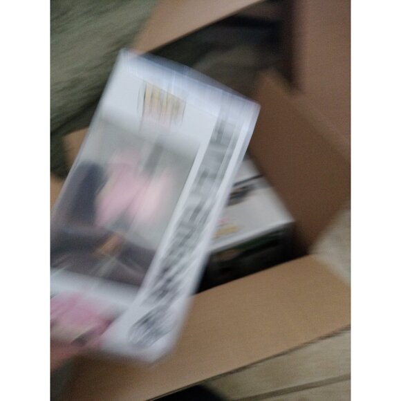Funko SPY X FAMILY YOR ANYA LOID Pop! Vinyl Figure Bundle Set of 3 + PROTECTORS - Picture 7 of 11